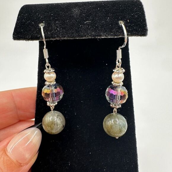 2" Labradorite, faceted glass, pearl and silver tone accent dangle earrings! - Picture 4 of 9